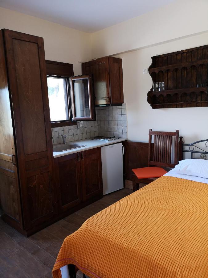 Flygonion Guesthouse Kiriákion Dış mekan fotoğraf