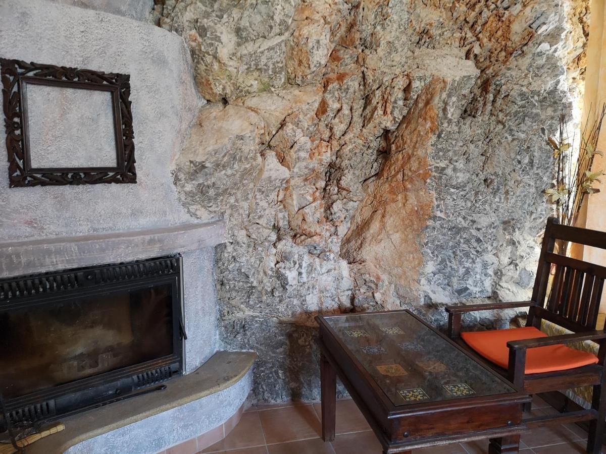 Flygonion Guesthouse Kiriákion Dış mekan fotoğraf